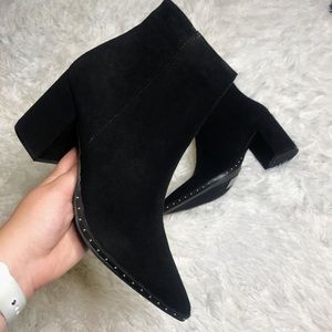 New 8.5 stud bottom black booties